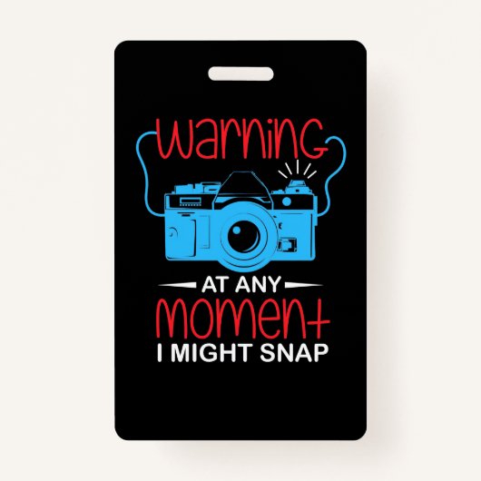 写真を撮る人は一瞬でも驚くかもしれない バッジ (正面)