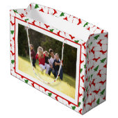 写真を追加するメリークリスマスの鹿と木 ラージペーパーバッグ (裏面アングル)