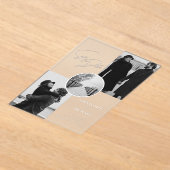 写真エレガントのウェディングの日付を保存 アクリル招待状 (レイダウン)