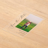 写真エレガントモダン日付の保存 アクリル招待状 (レイダウン)