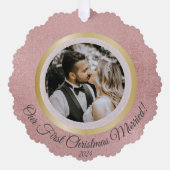 写真エレガント初めてのクリスマス結婚したバラ金ゴールド オーナメントカード (正面)