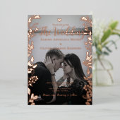 写真カジュアルエレガントバラ金ゴールドフローラ結婚の 箔招待状 (立ち正面)