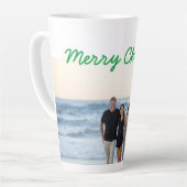 写真カスタムを追加文字メリークリスマス休暇 カフェラテマグ (左アングル)