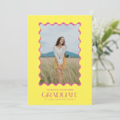 写真カラフル2025初等卒業生の波状枠 案内状 (スタンド正面)