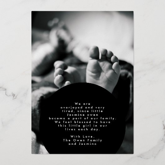 写真シンプル生まれたばかりのコラージュ誕生発表 箔招待状 (裏面)