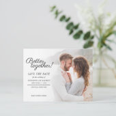 写真スタイリッシュスクリプト結婚式の日付の保存 案内ポストカード (スタンド正面)