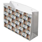 写真パーソナライズされたと名前の誕生日ラップ ラージペーパーバッグ (裏面アングル)