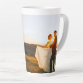 写真パーソナライズされたと文字 カフェラテマグ (右アングル)