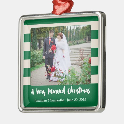 写真パーソナライズされたは非常に結婚したクリスマス メタルオーナメント (左)