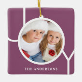 写真パーソナライズされたクリスマスホリデーパープル セラミックオーナメント (正面)