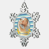 写真パーソナライズされたモダンストライプティール（緑がかった色）と青 スノーフレークピューターオーナメント (右)