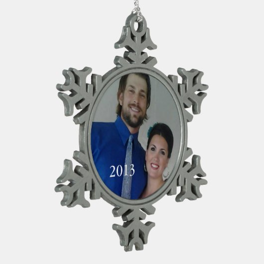 写真パーソナライズされたレトロガーランドカップルの写真 スノーフレークピューターオーナメント (左)