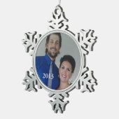 写真パーソナライズされたレトロガーランドカップルの写真 スノーフレークピューターオーナメント (右)