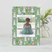写真パーソナライズされた可愛い緑のイースターバニーウサギ シーズンカード (スタンド正面)