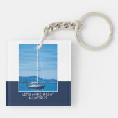 写真パーソナライズされた名(濃青モダン) キーホルダー (裏面)