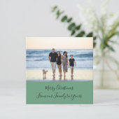 写真パーソナライズされた緑の書道クリスマス カード (スタンド正面)