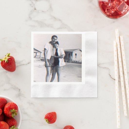 写真パーソナライズされた記念日パーティーナプキンス 縁ありカクテルナプキン (インサイチュ)
