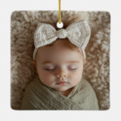 写真パーソナライズされた誕生の統計初めてのクリスマス セラミックオーナメント (裏面)
