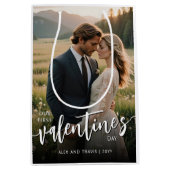写真パーソナライズされたFirst Valentineモダン's day ミディアムペーパーバッグ (正面)