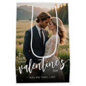写真パーソナライズされたFirst Valentineモダン's day ミディアムペーパーバッグ (裏面)
