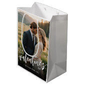 写真パーソナライズされたFirst Valentineモダン's day ミディアムペーパーバッグ (裏面アングル)