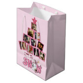 写真パーソナライズされたLet it Snow Holiday ミディアムペーパーバッグ (正面アングル)