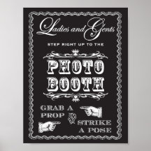 写真ブースがポーズのサインを出す