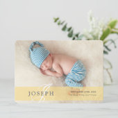 写真ベビー告知イニシャルオーバーレイ少年イエロー 案内状 (スタンド正面)