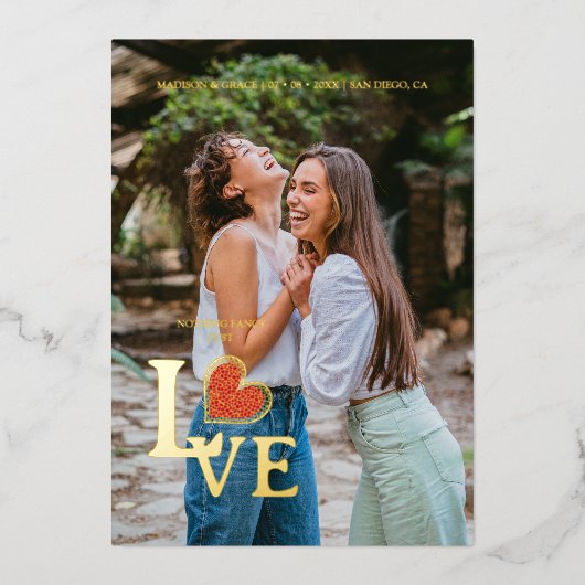 写真ミニマルトレンディーエレガントフェイクレース赤いハート 箔招待状 (正面)