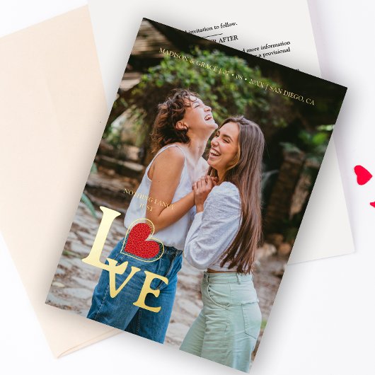 写真ミニマルトレンディーエレガントフェイクレース赤いハート 箔招待状