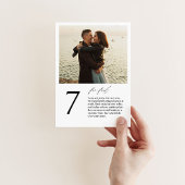 写真モダンとおもしろいのファクトを持つテーブル番号カード 招待状