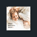 写真モダンと最も重要な事項前向き引用文 キャンバスプリント<br><div class="desc">Zazzleでのみ利用可能モダンな「写真と最も重要な前向き引用文」製品の紹介！写真の力と生活の真の重要さを思い出す引用文を組み合わせた製品でユニークすインスパイアモダン。お客様の好みやニーズに合わせて様々なフォーマットで「写真と最も重要な引用文モダン」製品をご利用いただけます。フレーム付きプリント、キャンバス印刷、ポスター、グリーティングカードなどのオプションから選択。また、カスタマイズのオプションを提供し、あなたの色や追加のtouchのような個人お気に入りの文字を追加することを可能にする。あなたは、美しいアートで家やオフィスを飾り、愛する人に思いやりある贈り物を求めようと、あるいは単に毎日のポジティブな仕事を望むのであれモダンば、「写真と何が最も重要な引用文前向き」の製品は完璧な選択である。Zazzleを訪問し、私たちの製品があなたの生活に美しい、インスピレーション、そして喜びを持って来る！</div>