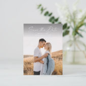 写真モダンの結婚式のスクリプト日付の保存 案内ポストカード (スタンド正面)
