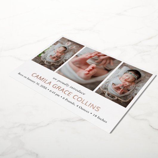 写真モダンコラージュのエレガント誕生の発表 箔招待状 (回転した状態)