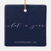 写真モダンコラージュWhat a Yearモノグラム海軍 セラミックオーナメント (裏面)