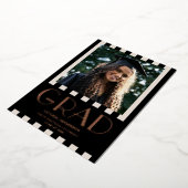 写真モダンスタイリッシュ大学の卒業パーティー 箔招待状 (回転した状態)