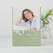写真モダンミニマルSage Green 40th誕生日 招待状 (スタンド正面)