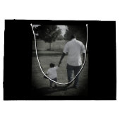 写真モダンワールドのナンバーワンパパおじいちゃん  ラージペーパーバッグ (裏面)