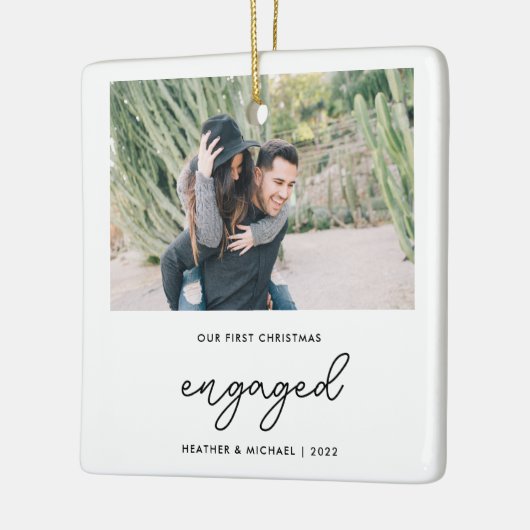 写真モダン初めてのクリスマス婚約した セラミックオーナメント (左)