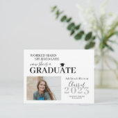 写真モダン卒業タイポグラフィ インビテーションポストカード (スタンド正面)