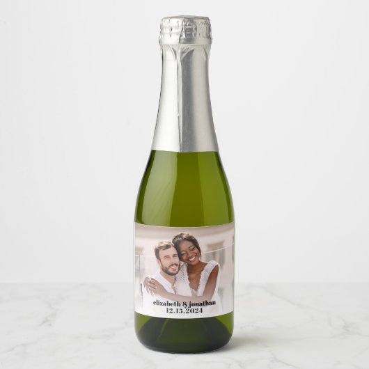 写真モダン名の結婚カスタムウェディング スパークリングワインラベル (正面)