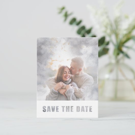 写真モダン文字オーバーレイ結婚式の日付を保存 案内ポストカード (スタンド正面)
