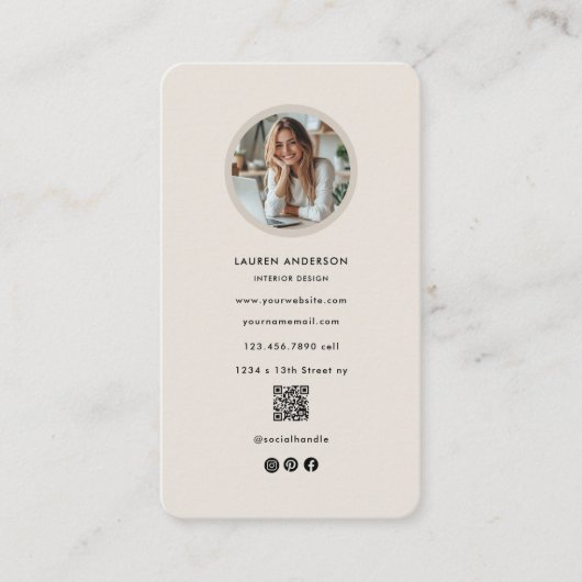 写真モダン&QRコードベージュソーシャルメディアデザイン 名刺 (正面)