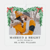 写真モダンMarried & Bright Christmas Newlywed メタルオーナメント (裏面)