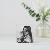 写真モダンQRコードミニマルソーシャルメディアのアイコン スクエア名刺 (スタンド正面)