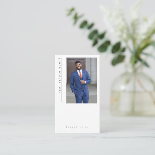 写真不動産仲介業者実在不動産コンサルタント名刺 名刺 (スタンド正面)