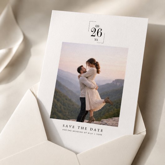 写真付きのエレガントでミニマルな結婚式の事前お知らせ セーブザデート