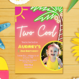 写真付きのクールなネオンピンクプールパーティーの招待状 招待状