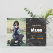 写真付きオレンジ色のクモのハロウィン誕生日招待状 招待状 (スタンド正面)