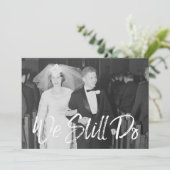 写真付き50周年結婚記念日 - 私たちはまだ続けています 招待状 (スタンド正面)